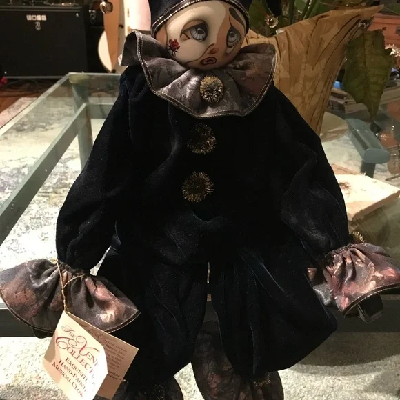 Hand painted musical clown collectible - Picture 9 of 10